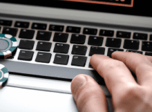 Are Women Smarter Gamblers