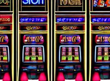 Pros and Cons of Playing Slot Machines